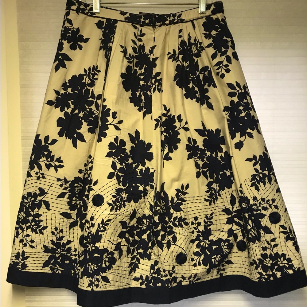 Coldwater Creek Embroidered Cotton Blue Lined Skirt, Medium.